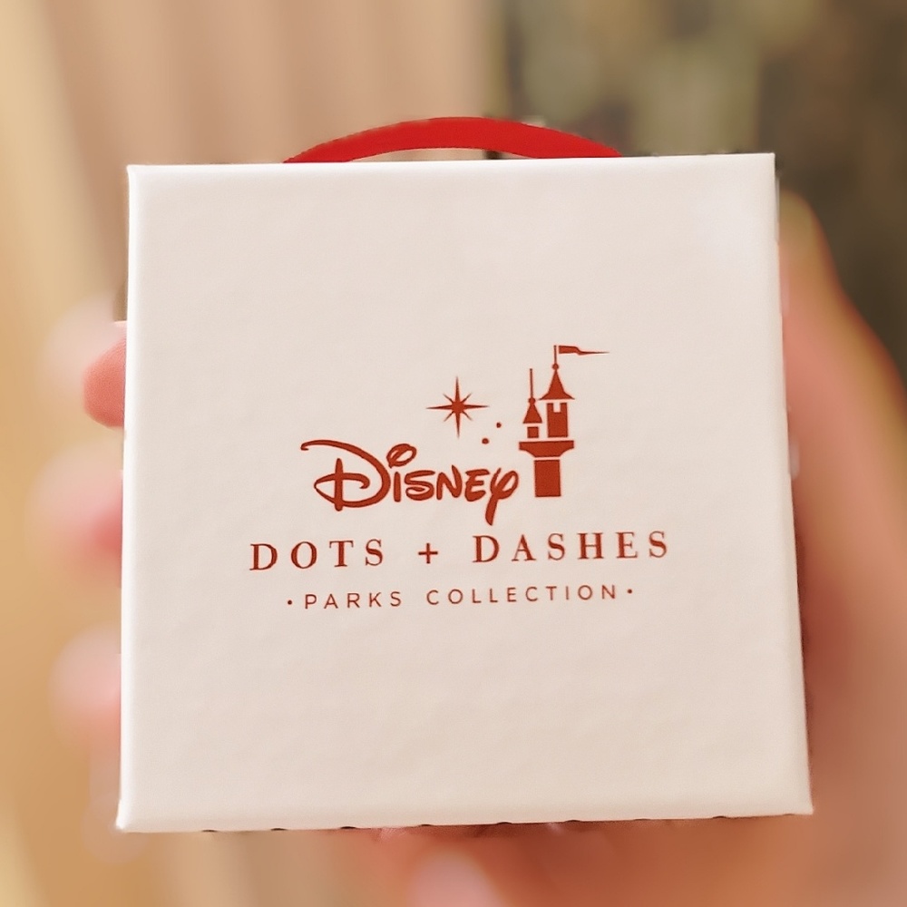 DISNEY PARKS METAL MICKEY ENAMEL NECKLACE - Picture 5 of 5